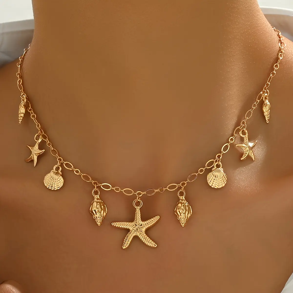 Women's Starfish & Shell Star Necklace - Gold-Tone Bohemian Ethnic Pendant, Elegant Casual Ocean Beach Summer Fashion Costume Jewelry