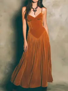 Fashion Thin-Strap Basque Waistline V-Shaped Velvet Long Dress, Elegant Retro Style, Perfect for Parties and Special Occasions