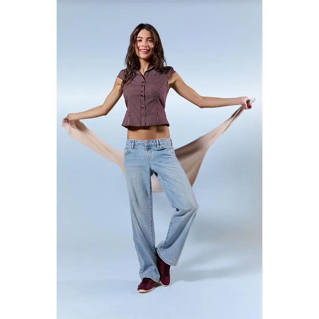 Pacsun Women's Zoe Low Rise Girlfriend Jeans Button Pocket Light Blue