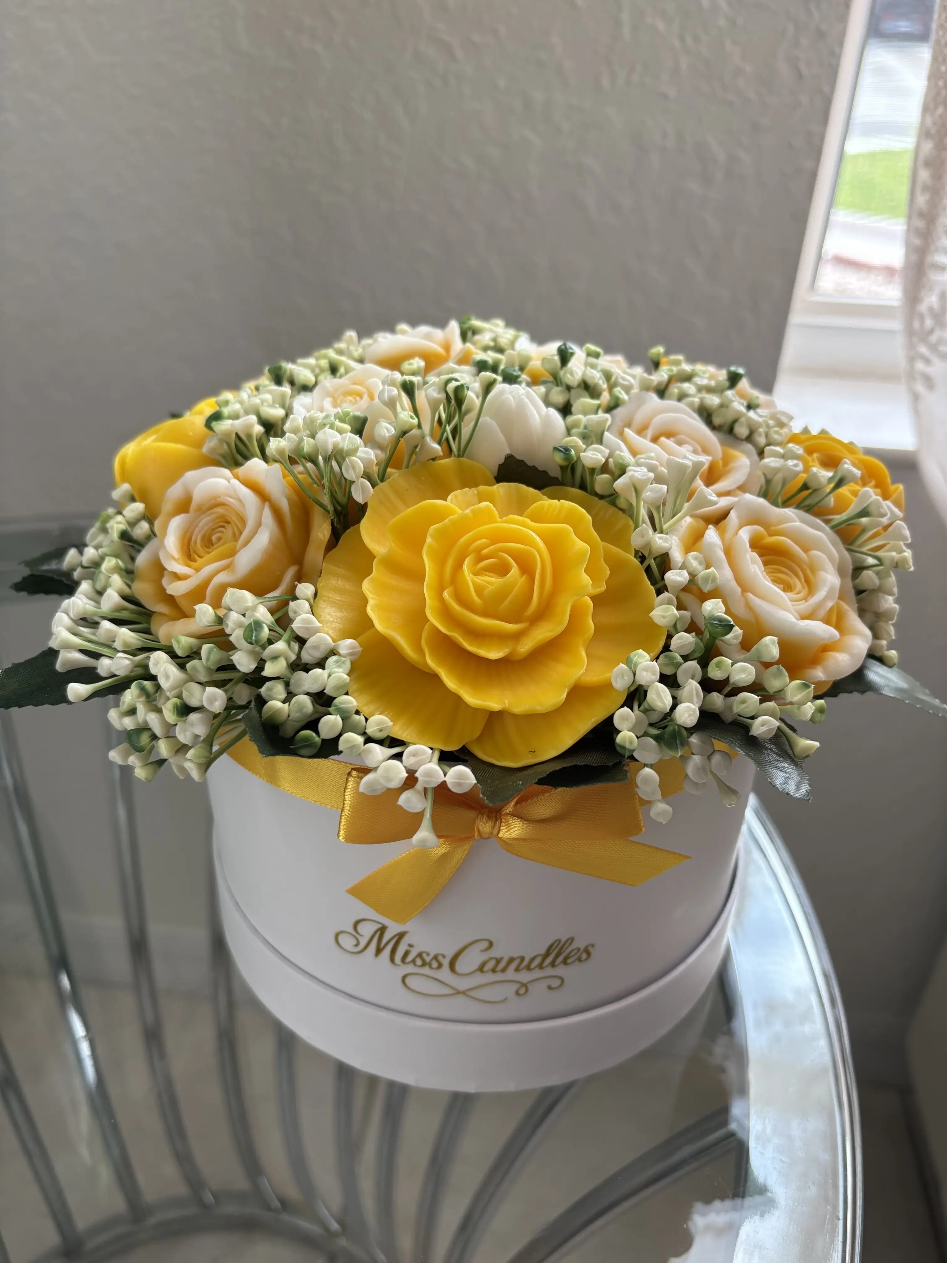 Ramo Beeswax Flowers Candle Bouquet, Floral Fragrance Flower-Infused Home Decor for Room Accent