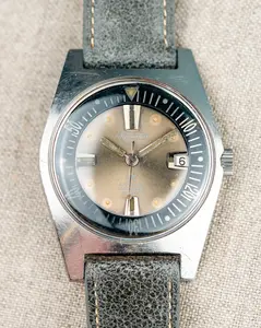1960's Vintage Aquastar Ref. 1701 - Ghosty-Gray 'Starfish' Sunburst Dial