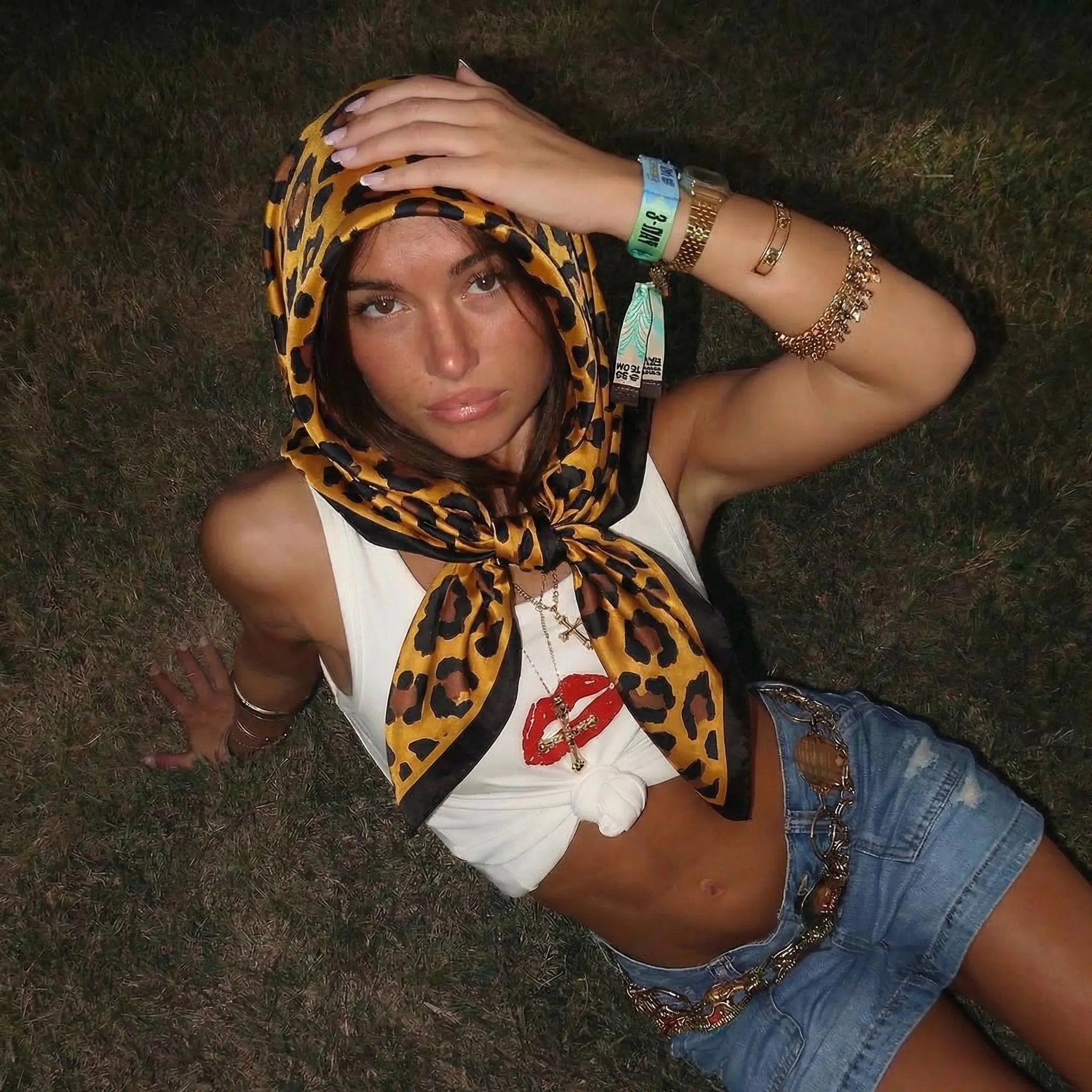 Women's Soft Satin Head Scarf - 90x90cm Vintage Leopard-Cheetah Print, 56g Lightweight Luxury Silk-Feeling Bandana, Neck & Body Accessory, Head & Hair Protection for Braids/Curly Hair, Beach Use, Gift for Mothers Day/Anniversary