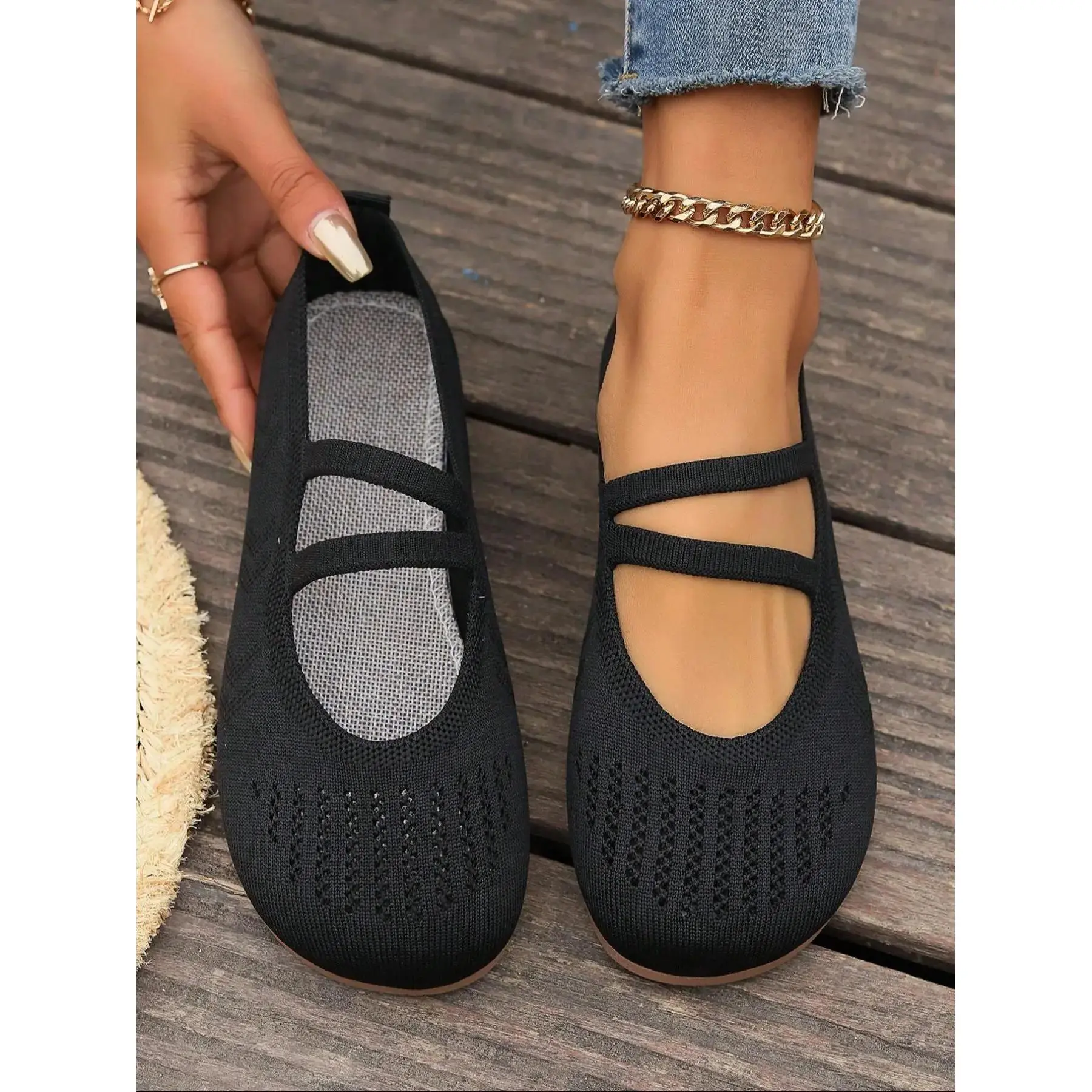 Women's Solid Ballet Flats, Comfortable Lightweight Slip-On Style with a Rubber Sole for Casual Daily Wear