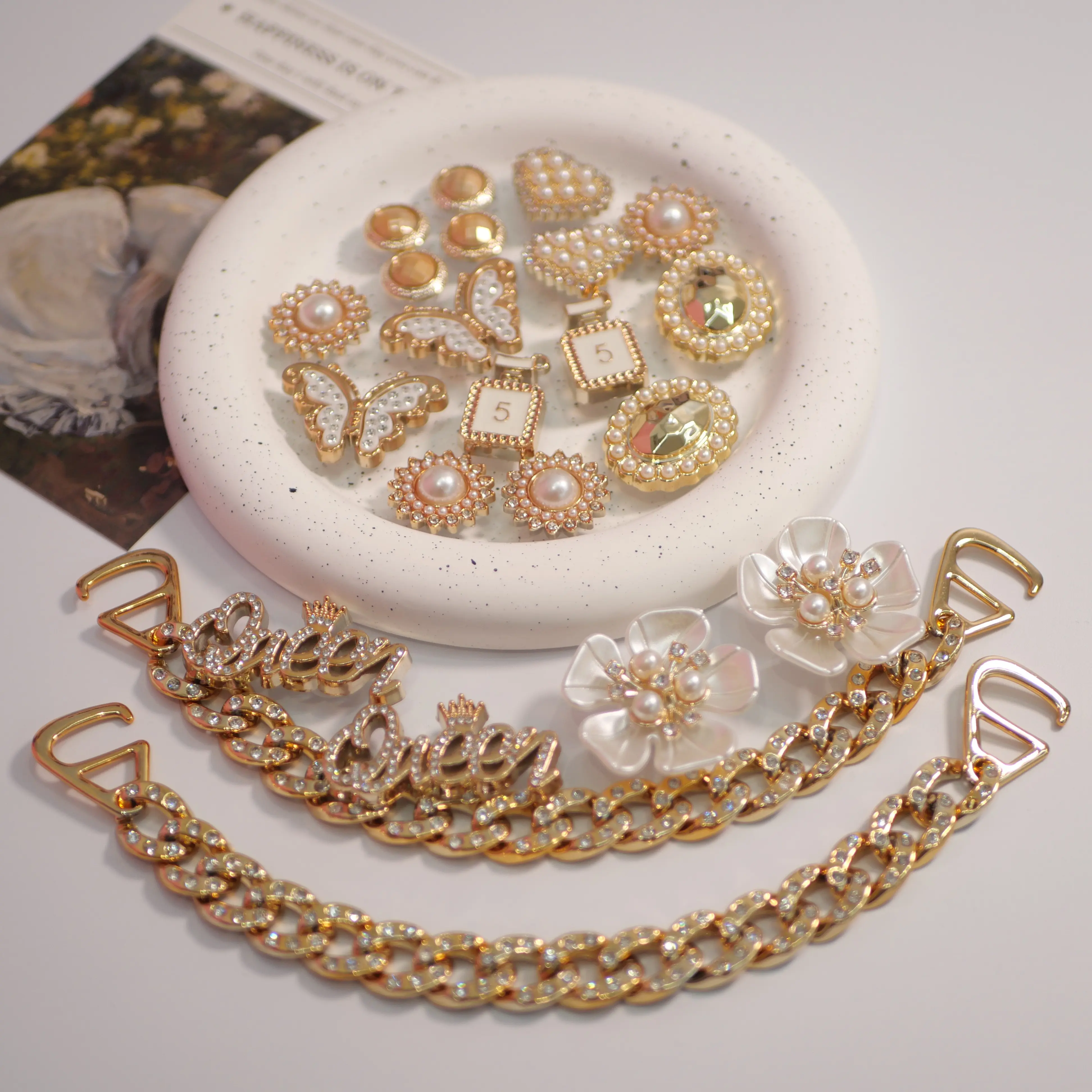 Elegant Pearl Shoe Charms, 22-Piece Clip-On Glamour Set for Women with Chains, Flowers, Hearts & Butterflies for Parties & Weddings