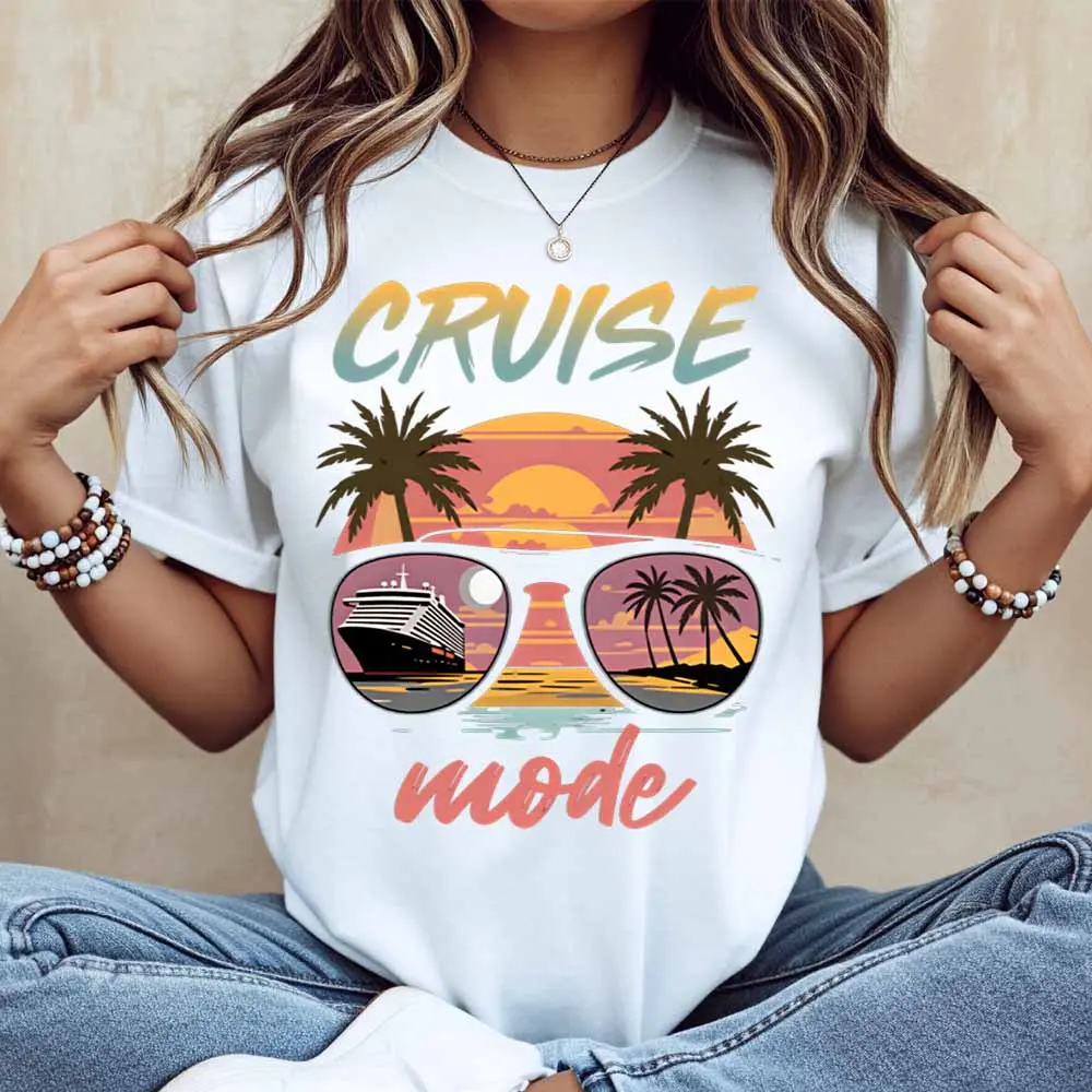 Cruise Mode Sunset Palm Tree And Cruise Ship In Sunglasses Print T Shirt Women Casual Short Sleeve Top Summer Vacation Outfit