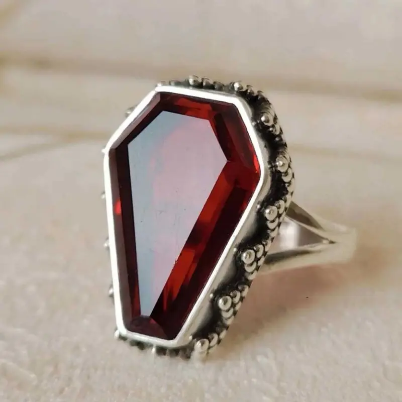 Gothic Crystal Coffin Ring for Men and Women, Vintage Punk Design, Halloween Party Creative Personality Ring, Unique Jewelry Gift, Statement Rings, Unique Rings