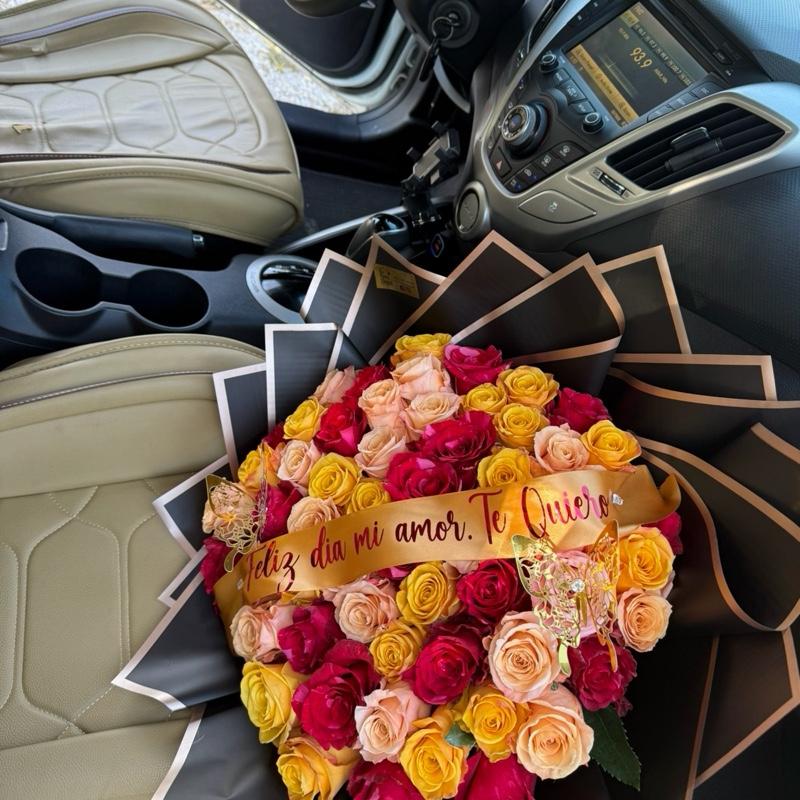 Miami only - 60 mix roses bouquet with personalized message - Free delivery