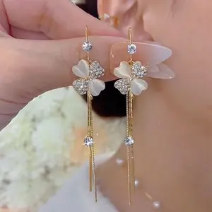 LisiZen Hot Selling Four-Leaf Clover "Fortune Leaf" Anti-Lost Earrings with Green Cat's Eye Stone - Light Luxury, Elegant & High-End Style DZEH4893