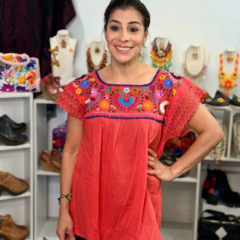 Blusa Liz S/M/L $29.99 bordada a mano - Hand Embroidery blouse made in Mexico color style uniqueness artesanal blusa mexicana hecha a mano - made in Mexico