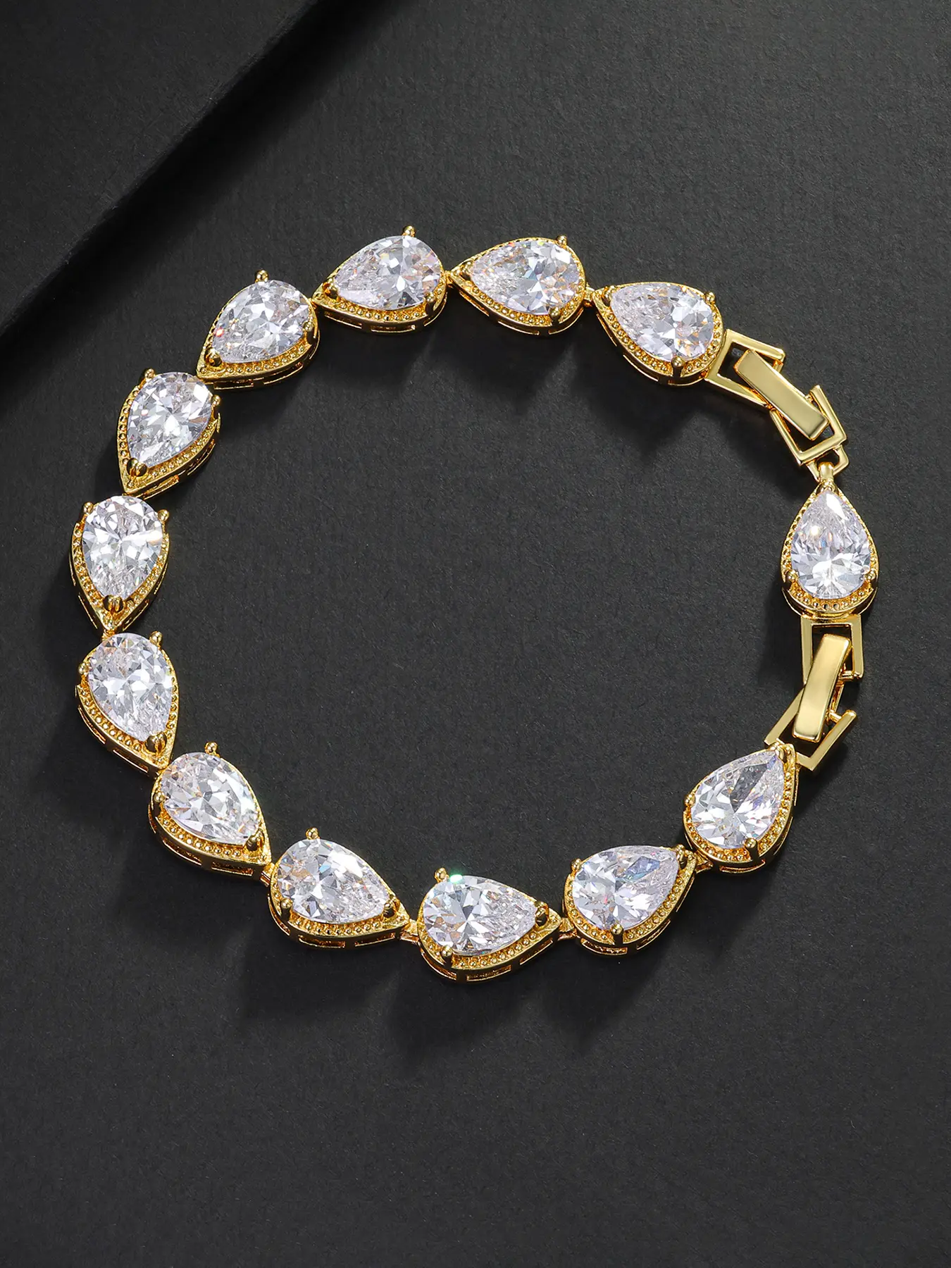 ICED CHICS Water Drop Hip-hop Jewelry Bracelet, Jewelry Design, made of copper inlaid zircon, suitable for both men and women, a gift for Father's Day and birthday, ideal for daily wear and versatile accessories, High Quality Bracelet