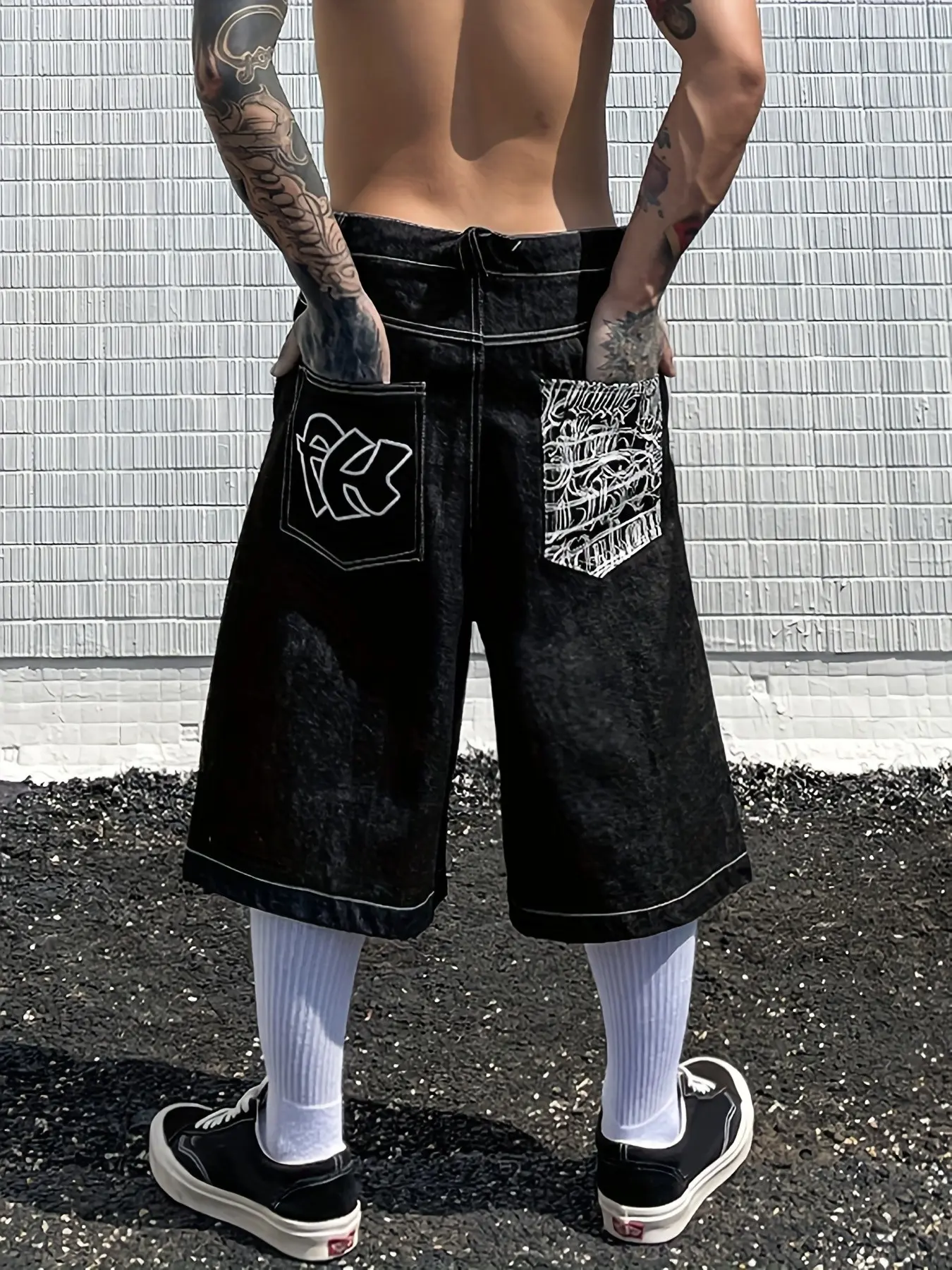 High Street Fashion Brand Man Casual Asymmetric Pocket Floral Embroidery Embroidered Distressed Ripped Pocket Design Denim Look Black-Grey Washed Loose Wide-Leg Cropped Denim Jeans Shorts Menswear