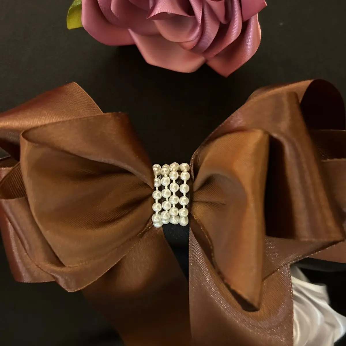 Timeless Brown Bow - Sophisticated & Elegant Addition to Your Wardrobe