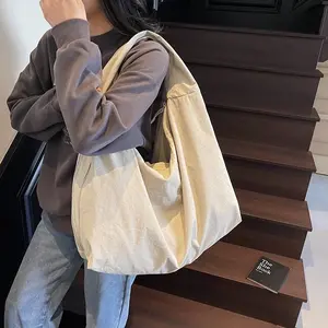 Stylish Tote Bag for Women – Oversized Shoulder & Crossbody Purse with Chic Minimalist Look, Spacious Interior for Laptop, Books & Essentials, Ideal for Office, College, or Weekend Getaways