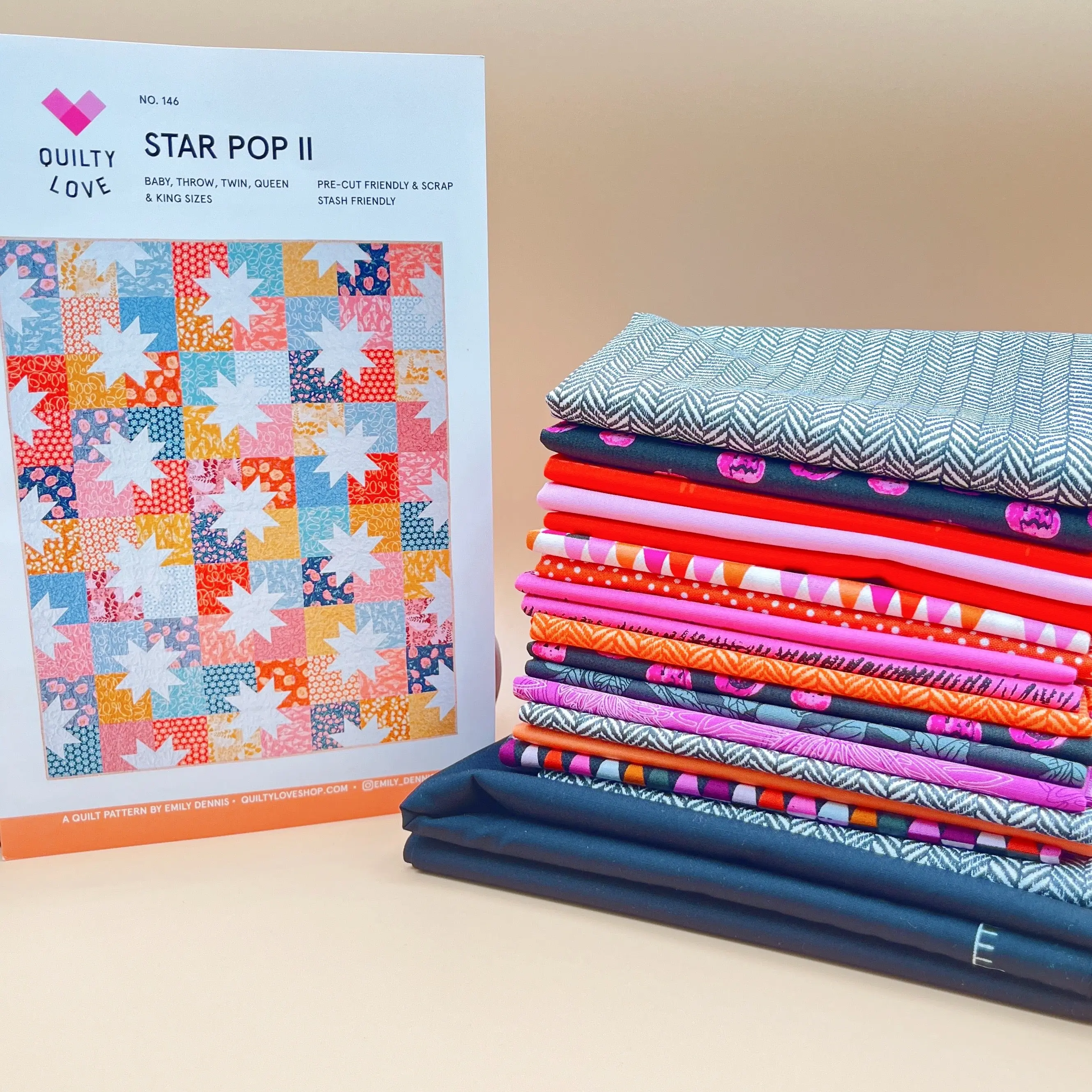 Star Pop II Patchwork Quilt Kit, 100% Cotton Block Pattern Quilt Kit with 16 Fat Quarters Featuring Enshadow by Katarina Roccella, Patchwork Quilts