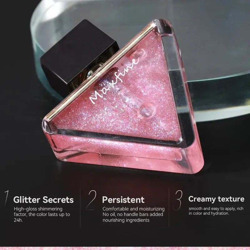 Clear and translucent lip gloss, not easy to fade, pure and desired. White water lip gloss, pearl like and fine shimmering lipst