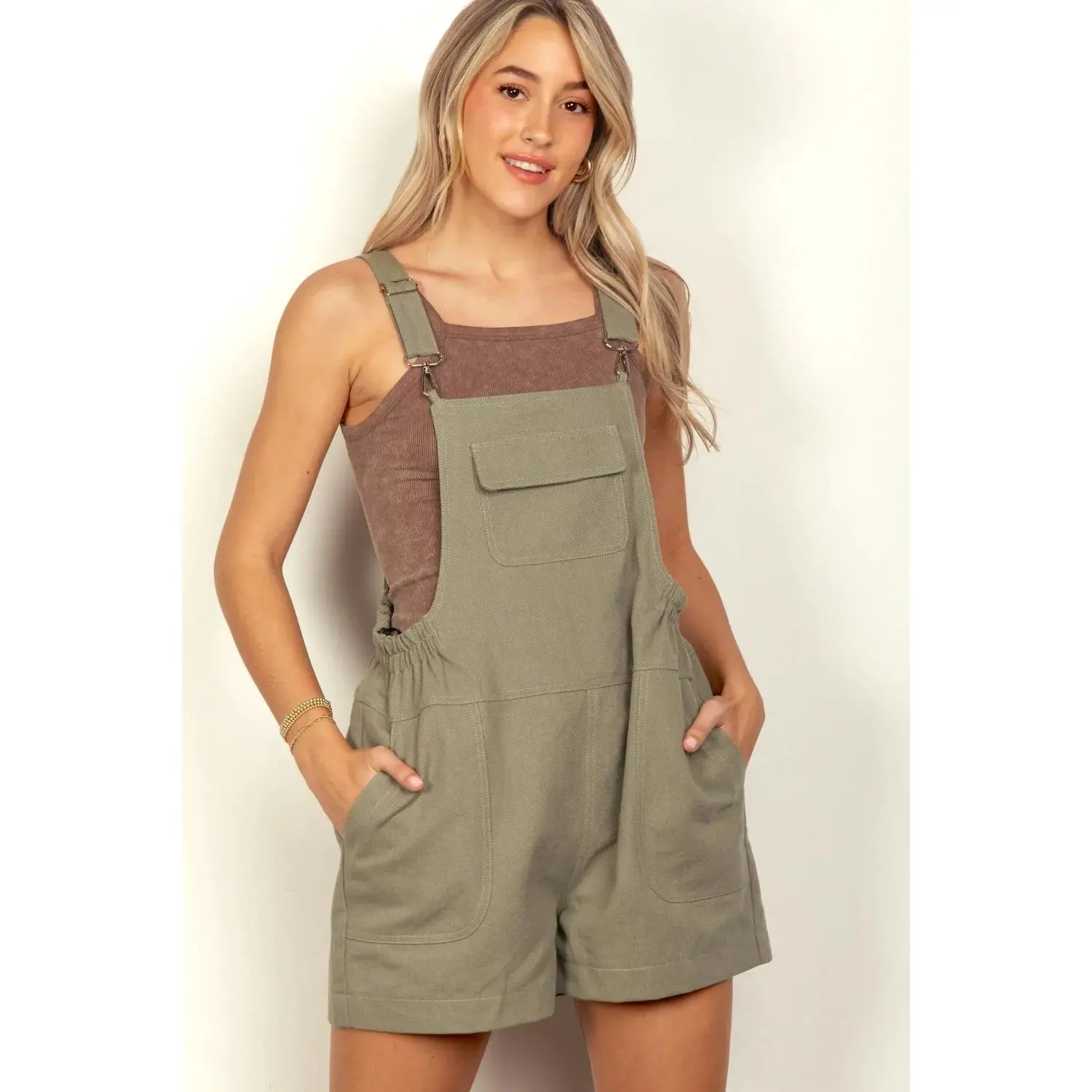 Women's Solid Woven Suspender Jumpsuit with Adjustable Straps, Practical Pockets, and an Elastic Waist, Basic, Casual, Front And Side Pockets, Rayon, Suspenders, Cold Wash, Style, Sleeveless, Strappy, Fit, Overall, Comfortable, Overall Romper