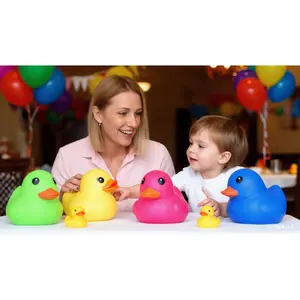 15CM Duck Squishy Squeeze Toy, Stretchable Decompression Duck Fidget Toy, Stress Relief Squeeze Duck for Kids Adults, Party & Pool Interactive Toy