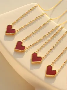 A fashionable gold fine chain necklace with a heart-shaped pendant, exuding a sweet and gentle vitality, suitable for various scenarios such as daily commuting, dating, holiday gatherings, etc., it can easily light up exquisite highlights for dressing.