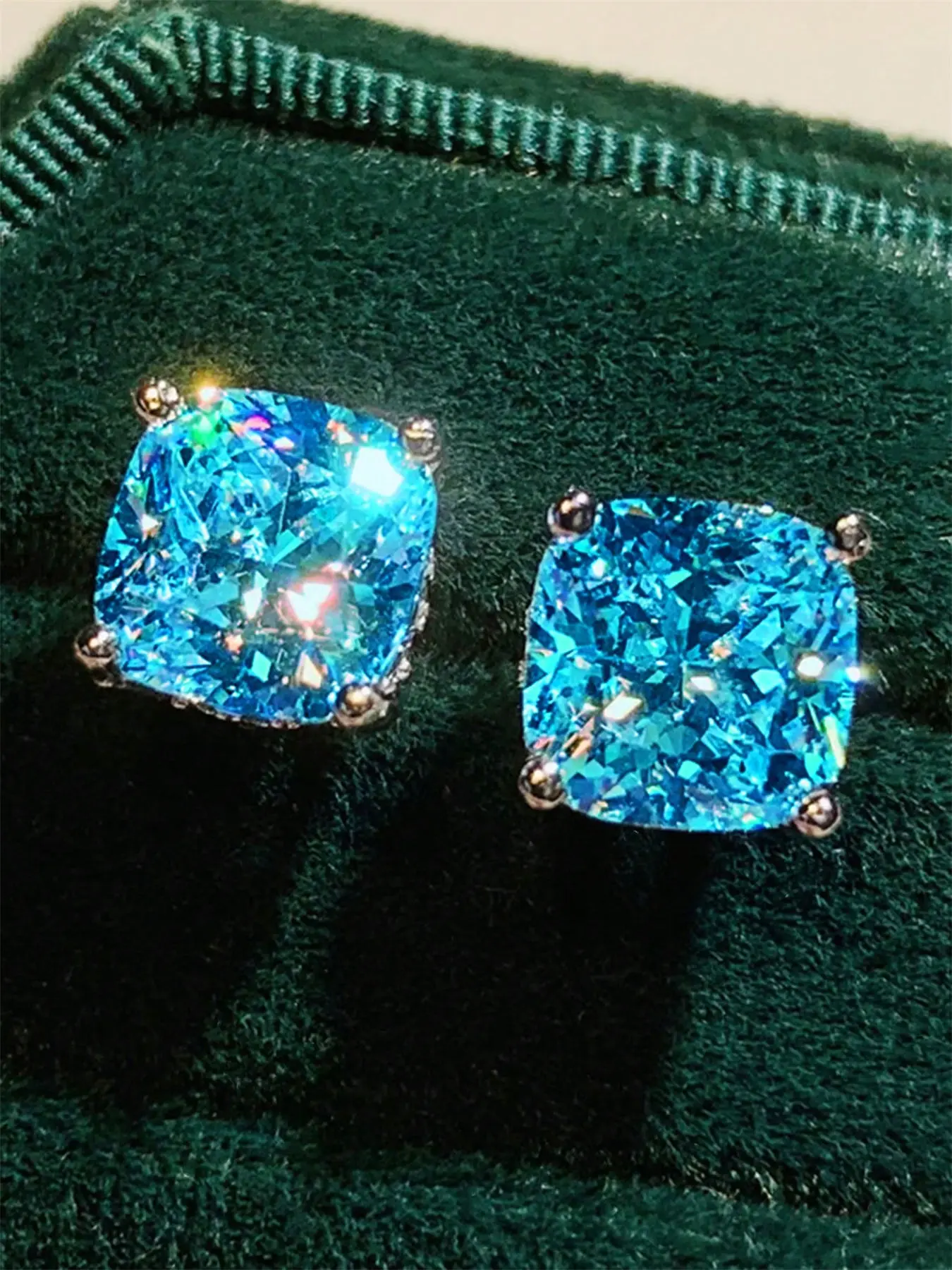 1 Pair Classical Cubic Zirconia Stud Earrings For Women For Valentine's Day Gift Wedding Engagement Anniversary Party Jewelry Solitaire Earrings Studs Earrings