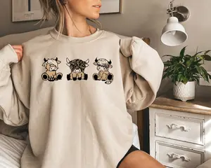 Highland Cow Sweatshirt, Cute Cow Sweater, Western Crewneck, Highland Cow Shirt, Cow Gifts, Cow Shirt, Highland Cow Crewneck