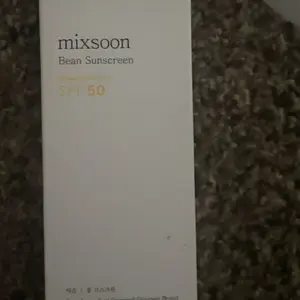 Product Review of [mixsoon Official Store] Bean Sunscreen Duo SPF50 PA+++ (50ml × 2) | Lightweight Hydrating Korean Sunscreen, No White Cast, Daily UV Defense from y**6