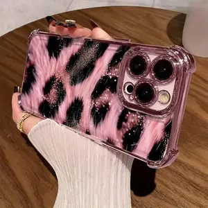 Unique black & pink feather pattern design phone case, provides full protection, anti-dirt and anti-drop phone accessory, suitable for iPhone 17 and all other series models. High-quality and exquisite phone case, suitable as a gift for family and friends
