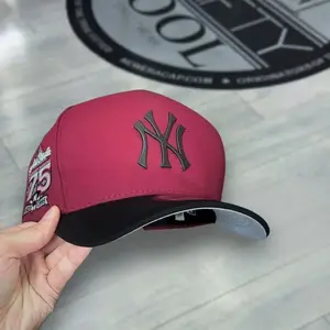 New Era New York Yankees MLB 9FORTY Fitted Cap – NY Logo Baseball Hat with World Series Patch, Premium Streetwear Hat for Men Women