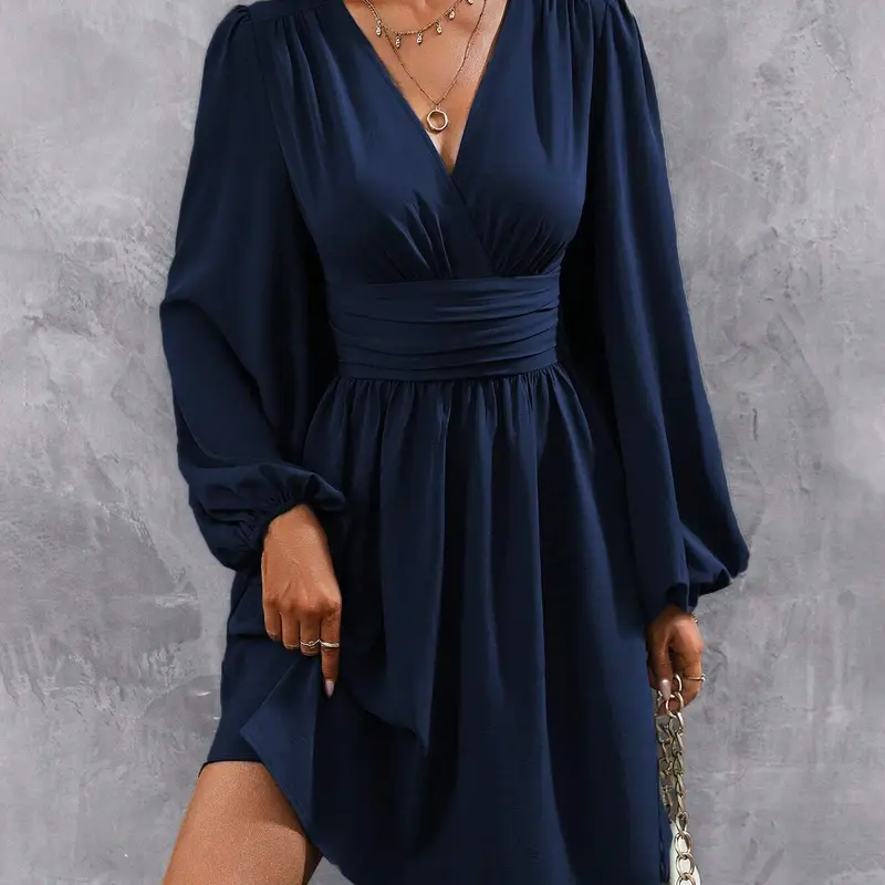 New V-Neck Lantern-Sleeved Fitted Long-Sleeved Solid-Color Dress