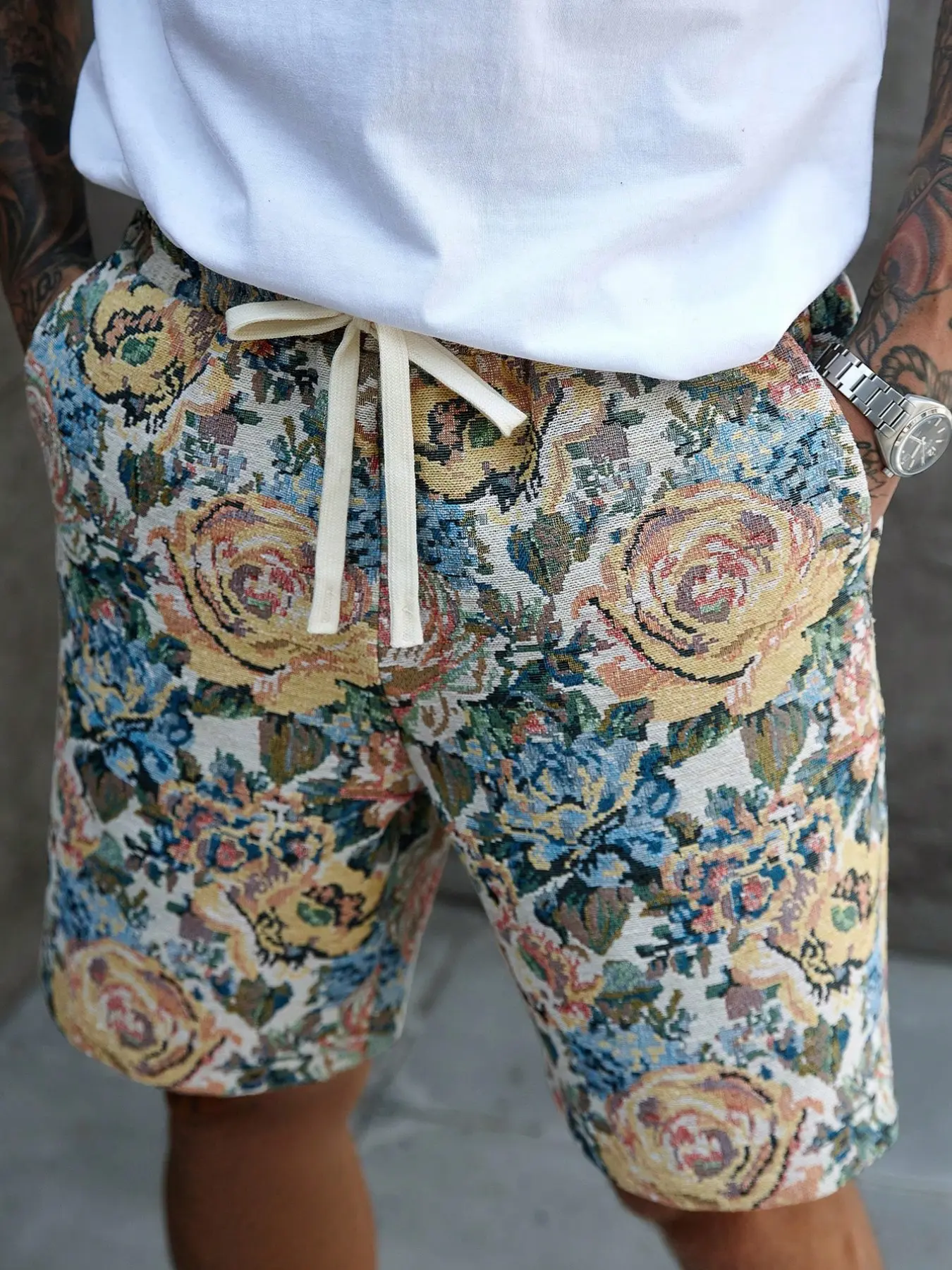 Men's Vacation Casual Style Drawstring Hawaiian Beach Shorts, Fabric Vintage Luxury Tropical Floral Pattern, Perfect for Beach Holidays & Music Festivals