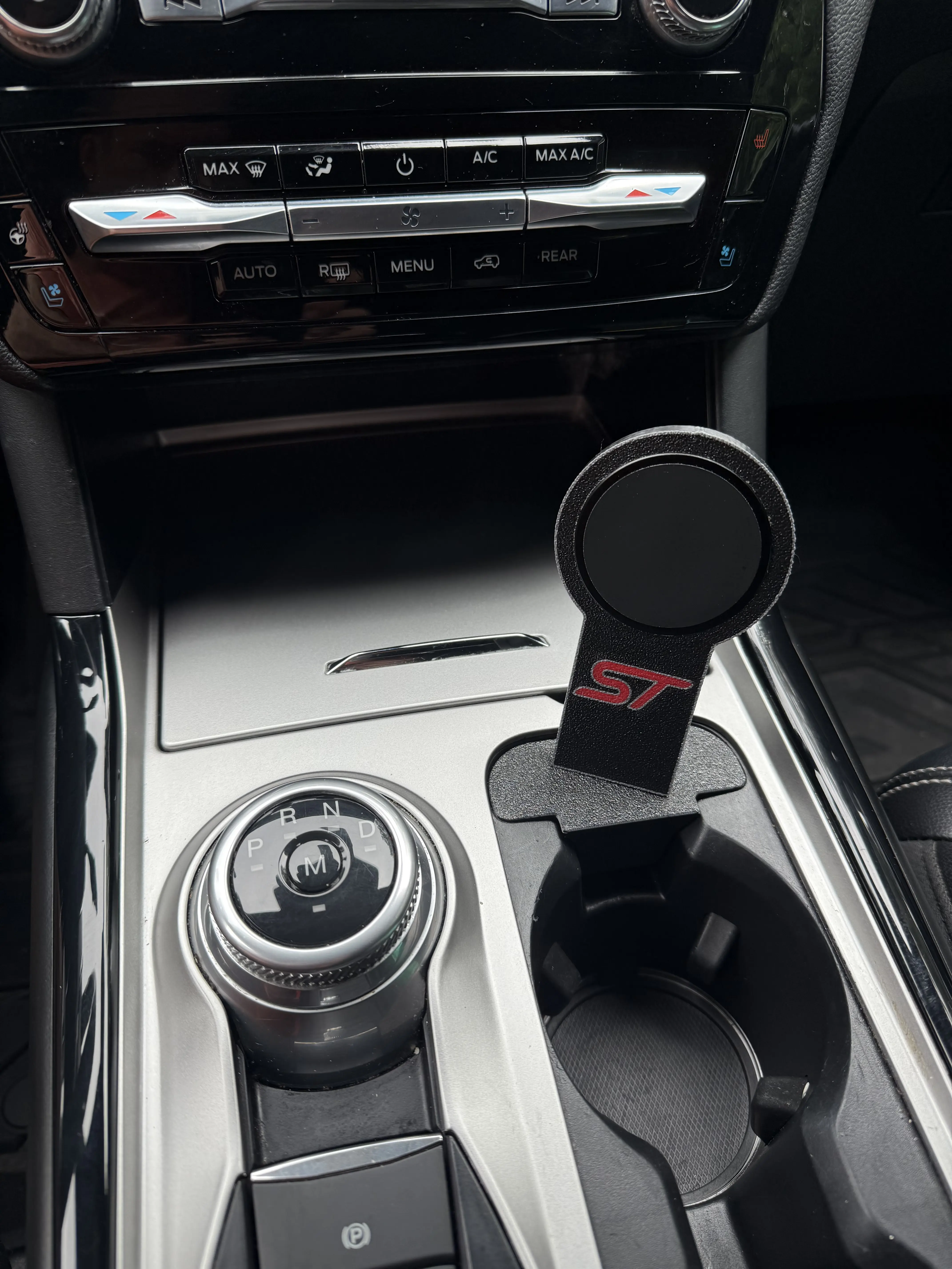 MagSafe Wireless Charger / Phone Mount for 2020-2024 Ford Explorer
