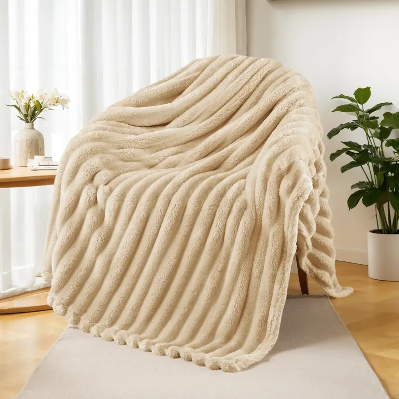 Exclusivo Mezcla Fleece Microfiber Throw Blanket, Super Soft Striped Jacquard Bedding, Lightweight Fuzzy Cozy All-Season Household Item, Aesthetic Room Decor Home Good for Couch, Fleece Microfiber Blanket