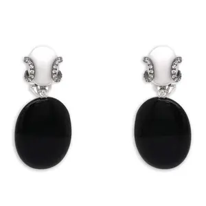 Onyx & White Agate Drop Earrings – 18k Gold
