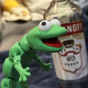 Tom Lizard Hoppers Meme Figure, Network Trend Animal Desktop Decoration Model, Anime Enthusiast Gift, Collectible Figurine