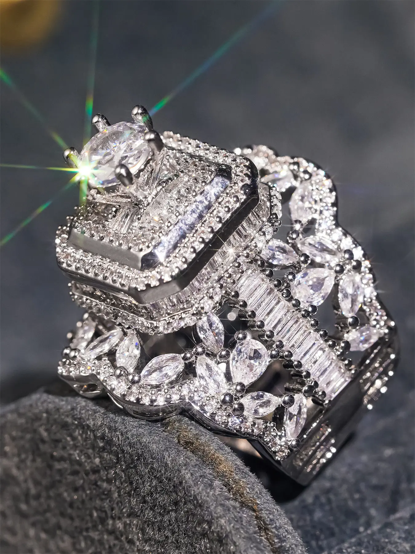 1 PC Glamorous Cubic Zirconia Elegant Glittering Ring Beautiful Rings Engagement Wedding Band For Women For Wedding Engagement Anniversary Party Jewelry Valentine's Day Gift