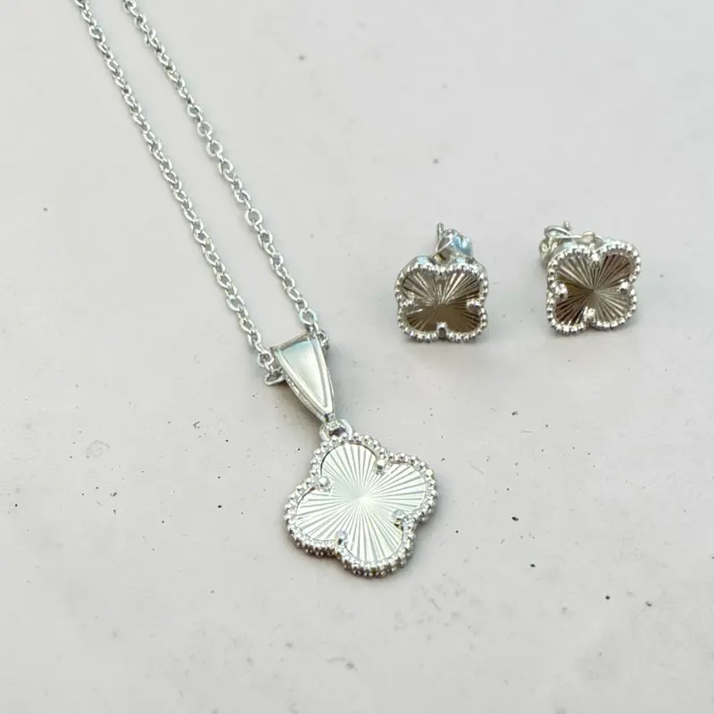 Four-Leaf Clover Pendant Necklace & Matching Stud Earrings Set for Women Four-Leaf Clover Pendant Necklace & Matching Stud Earrings Set for Women