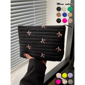 Solid color quilted design clutch bag, large capacity zipper travel storage bag, women's portable travel storage bag, back to school season, suitable for daily commuting and travel, school portable bag, Quilted Purse