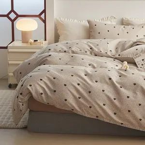 Duvet Cover Queen 3 Pieces, Khaki and Brown Hearts, Checked, Reversible Love Grid Bedding Sets, 100% Microfiber, Girls Gingham Duvet Covers with Zip and 2 Pillowcases (No Comforter)