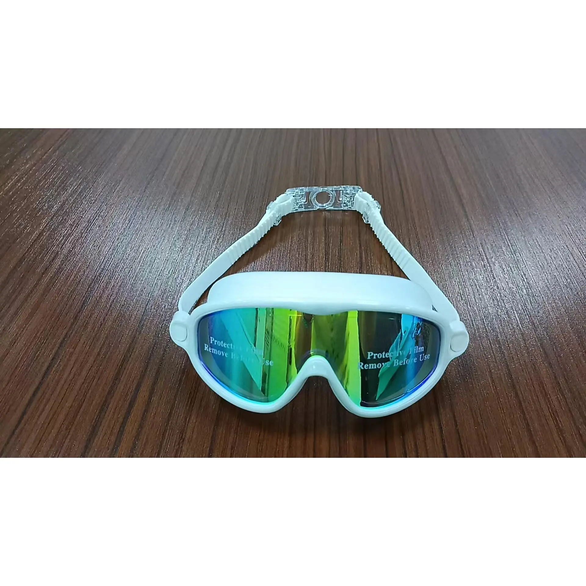 Dazzling white gold-plated