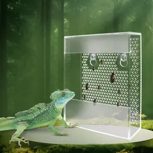 Transparent  Reptile Feeder Box, Wall-Mounted  Feeder with Suction Cups, Tank and Aquarium Accessories for Bearded Dragon, Lizard, Gecko, Frog