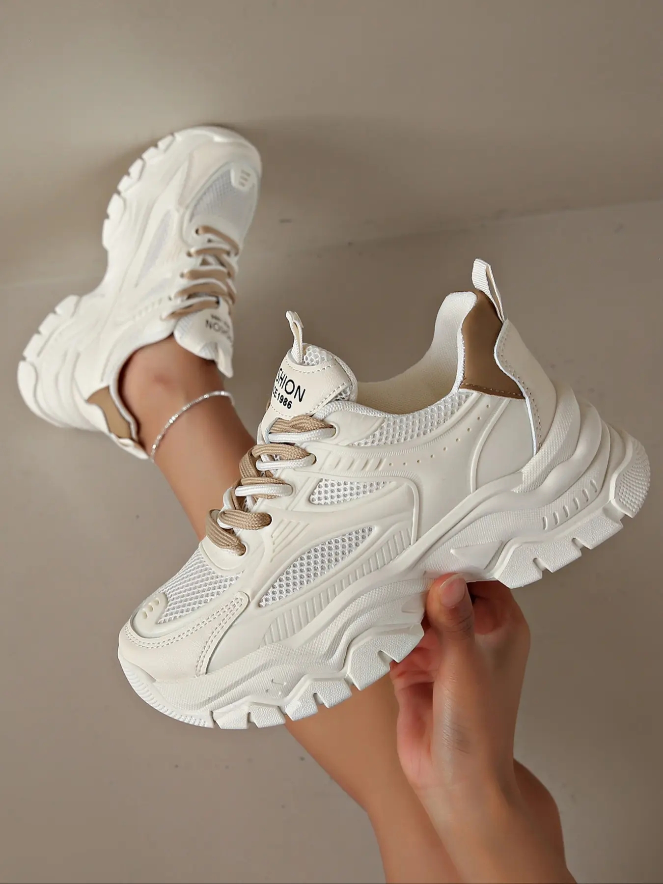 Women's Casual Thick-Soled Sneakers, Breathable Mesh, Fashion Height-Increasing Lace-Up Outdoor Shoes for All Seasons, Trendy Sneakers