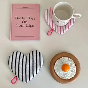 1PC Heart-shaped Thickened Hanging Absorbent Towel, Anti-Scald Heat-Insulating Coaster, Photo Prop