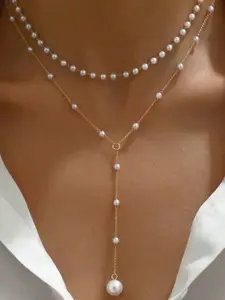 Stylish, versatile pearl necklace for women, featuring personalized fringe and a double-layered design that can be worn around the collarbone. Elegant Beaded Necklace
