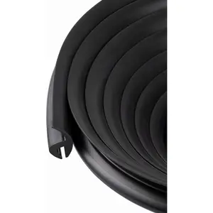 Universal Windshield  Molding (5 , Black, EPDM)