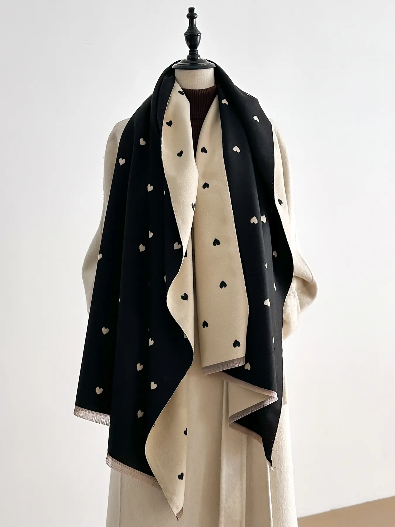 Women's Elegant Heart Print Double Sided Printed Polyester Scarf, Fashion Shawl, Soft Woven Fabric, Fitted Design, Perfect for Fall & Winter, Stylish Warm Accessory