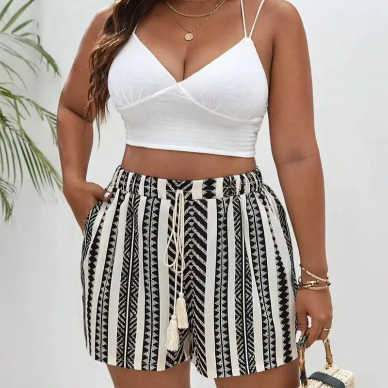 【Plus Size】All Over Print Shorts, Casual Comfy Shorts for Summer, Women's Bottoms for Daily Wear, Casual Fitted Shorts