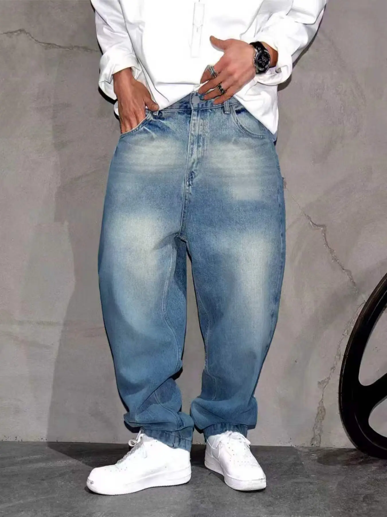 Men's American Regular Fit Vintage High Street Streetwear Washed Light Blue Plain Straight Loose Denim Jeans, Casual Style, All Seasons, Button Fly Closure