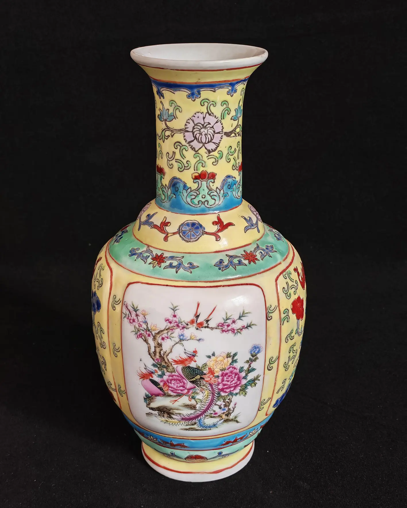 11" Yellow-Ground Famille Rose Medallion Flower-and-Bird Long-Neck Vase for Decorative Use