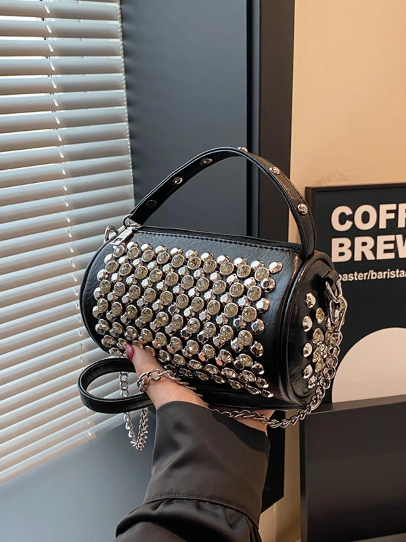 Women's Fashion Rivet Decorated Stylish Crossbody Bag, Casual Versatile Diamond-studded Banquet Handbag, Fashionable Chain Strap Crossbody Bag for Party, Dinner, Street Photography, Embellished Shoulder Bag, Bling Crossbody Bag, Fashionable Bags