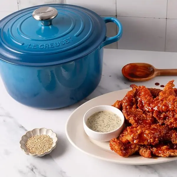 Le Creuset Enamel Dutch Oven, Premium Kitchen Cookware for Home Cooking