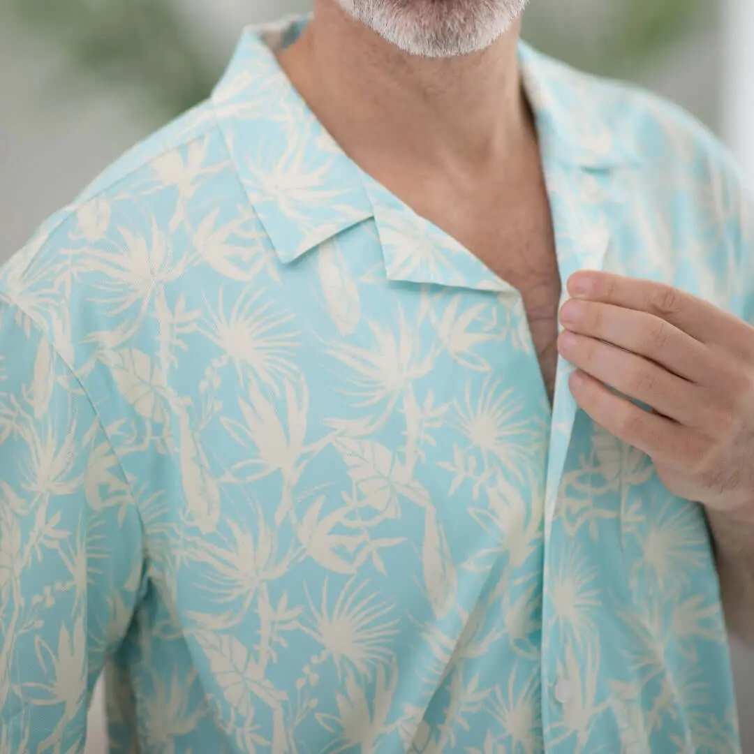 Untucked Short Sleeve Cooling Shirt with Magnetic Closures in Blue Leaf